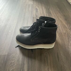 Steve Madden Black and White Men's Boots